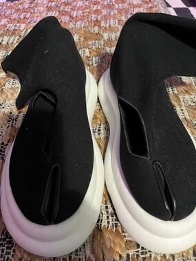 AWAKE MODE Tabi Black Slip-On Knit Sneakers with White Platform Sole